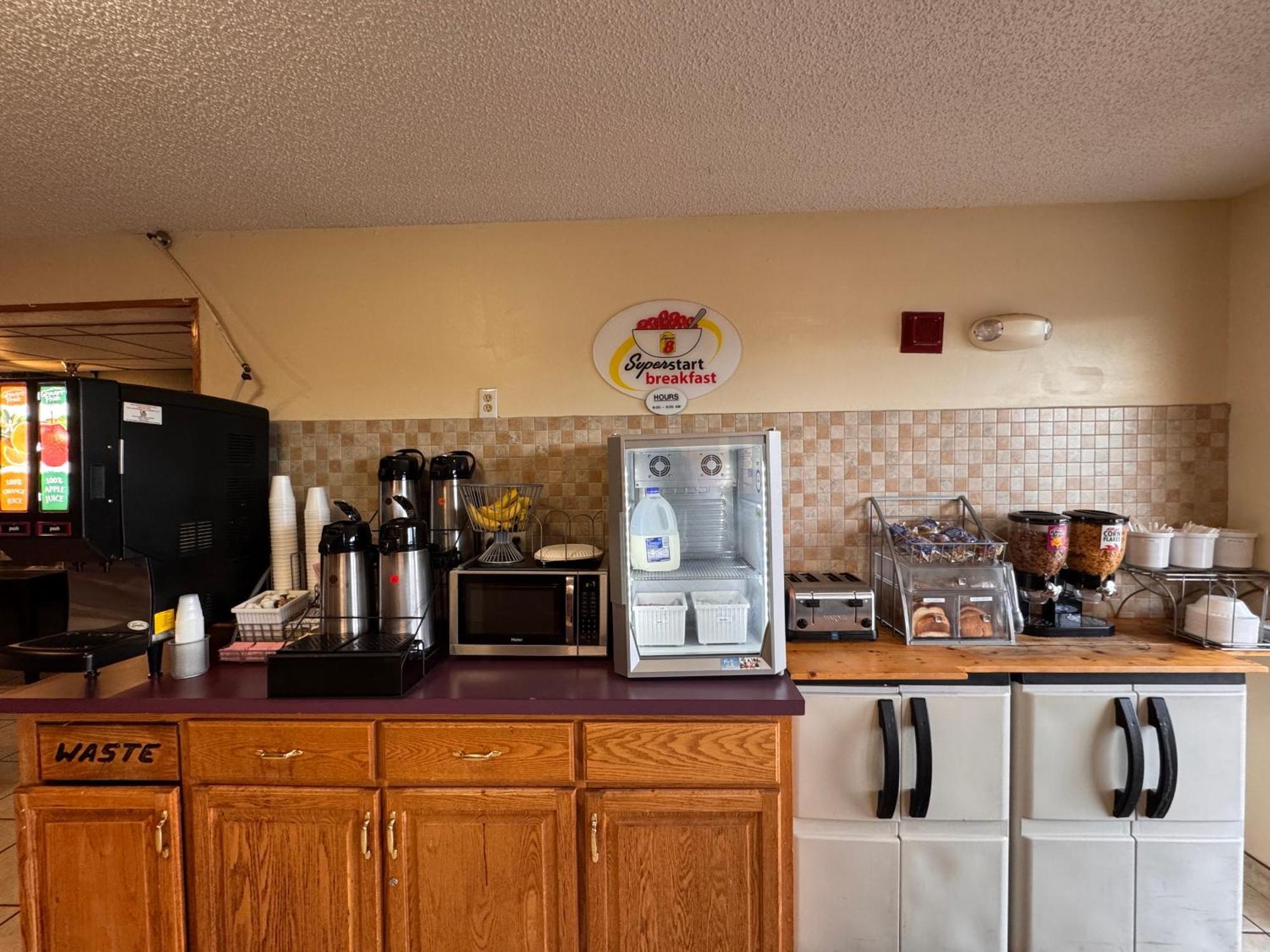 ซูเปอร์ 8 บาย วินด์แฮม แอพโพแมตทอกซ์ เวอร์จิเนีย Hotel Appomattox ภายนอก รูปภาพ