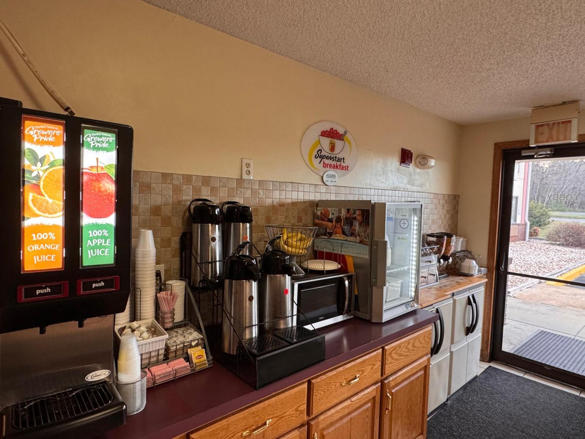 ซูเปอร์ 8 บาย วินด์แฮม แอพโพแมตทอกซ์ เวอร์จิเนีย Hotel Appomattox ภายนอก รูปภาพ