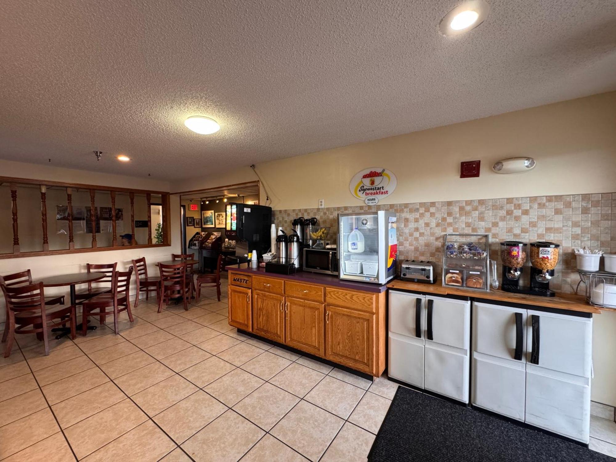 ซูเปอร์ 8 บาย วินด์แฮม แอพโพแมตทอกซ์ เวอร์จิเนีย Hotel Appomattox ภายนอก รูปภาพ