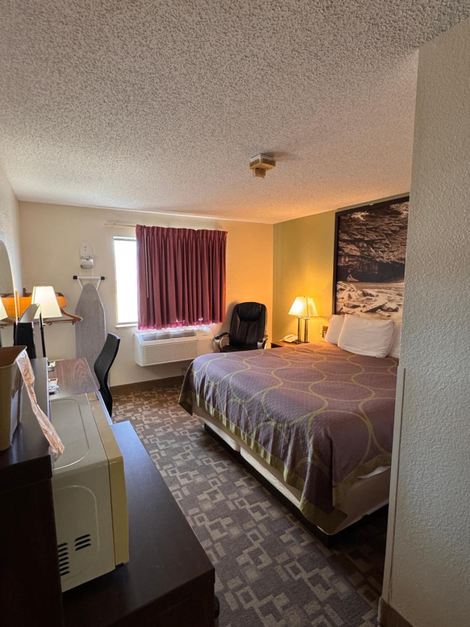 ซูเปอร์ 8 บาย วินด์แฮม แอพโพแมตทอกซ์ เวอร์จิเนีย Hotel Appomattox ภายนอก รูปภาพ